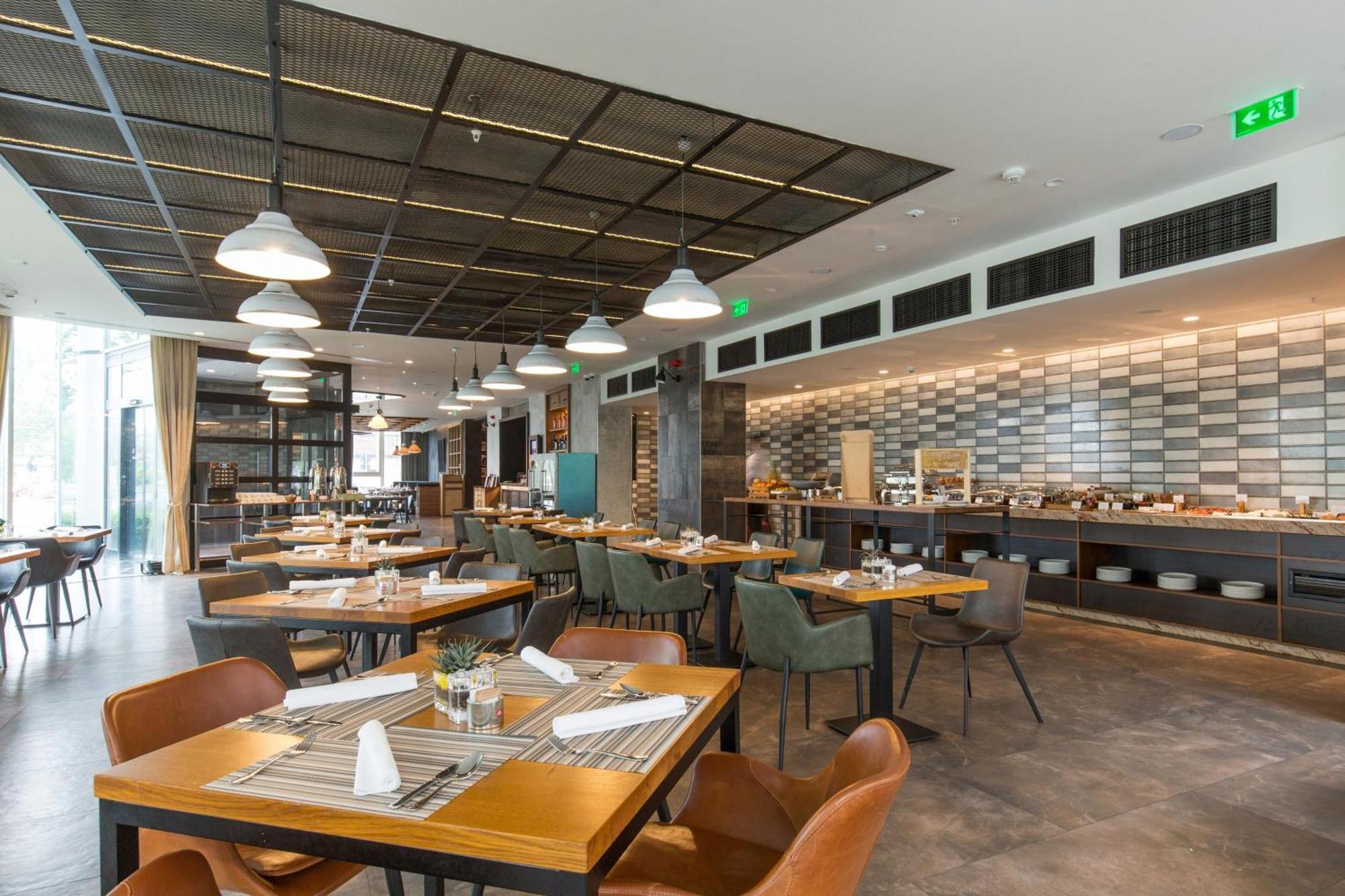 Sheraton Novi Sad Bagian luar foto
