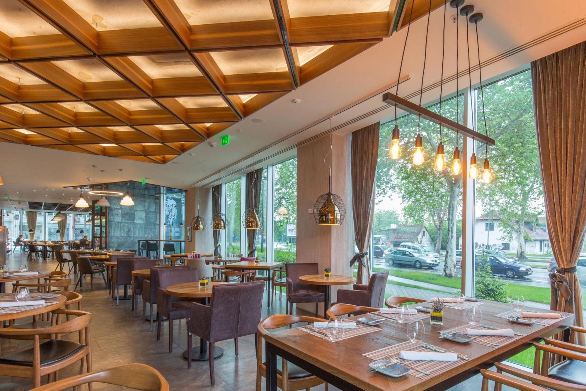 Sheraton Novi Sad Bagian luar foto